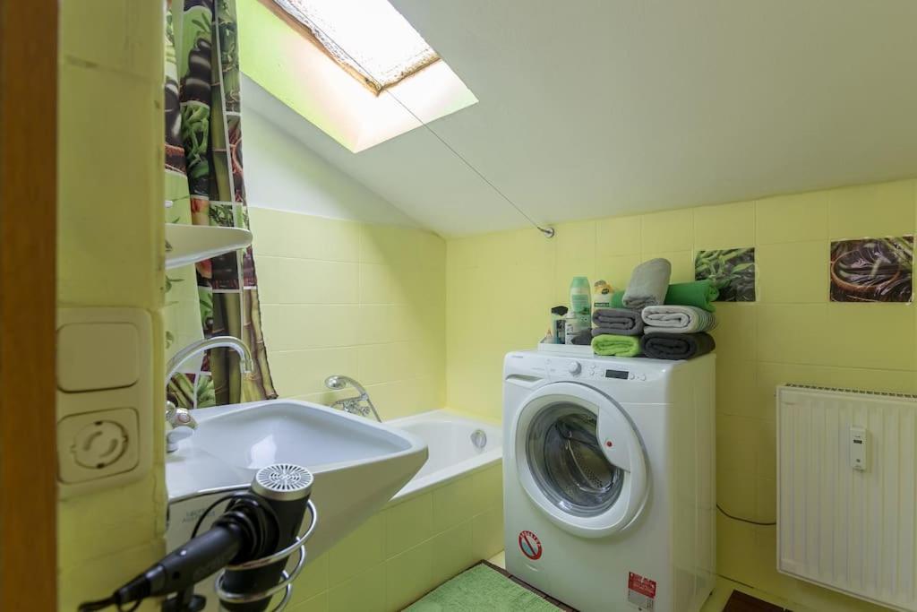 Lovely Spacious 3Room Loft Under Roof-100M2-Touristarea Rauth Екстер'єр фото